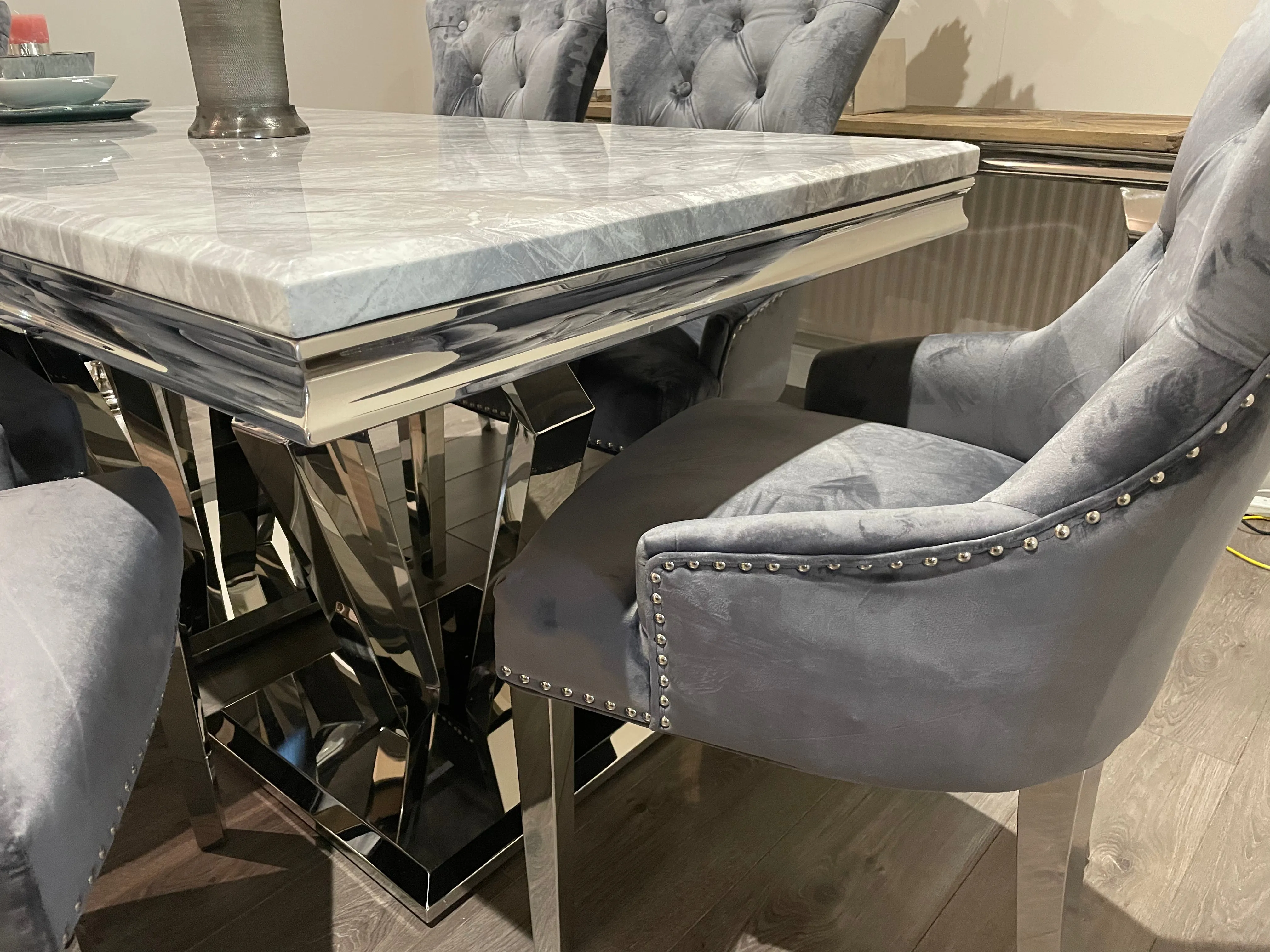 Arturo grey 1800 mm look table with chrome base